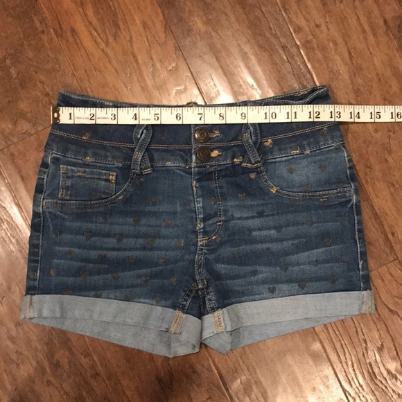 💝50% off! Denim Shorts with Gold Hearts - Picture 5 of 6